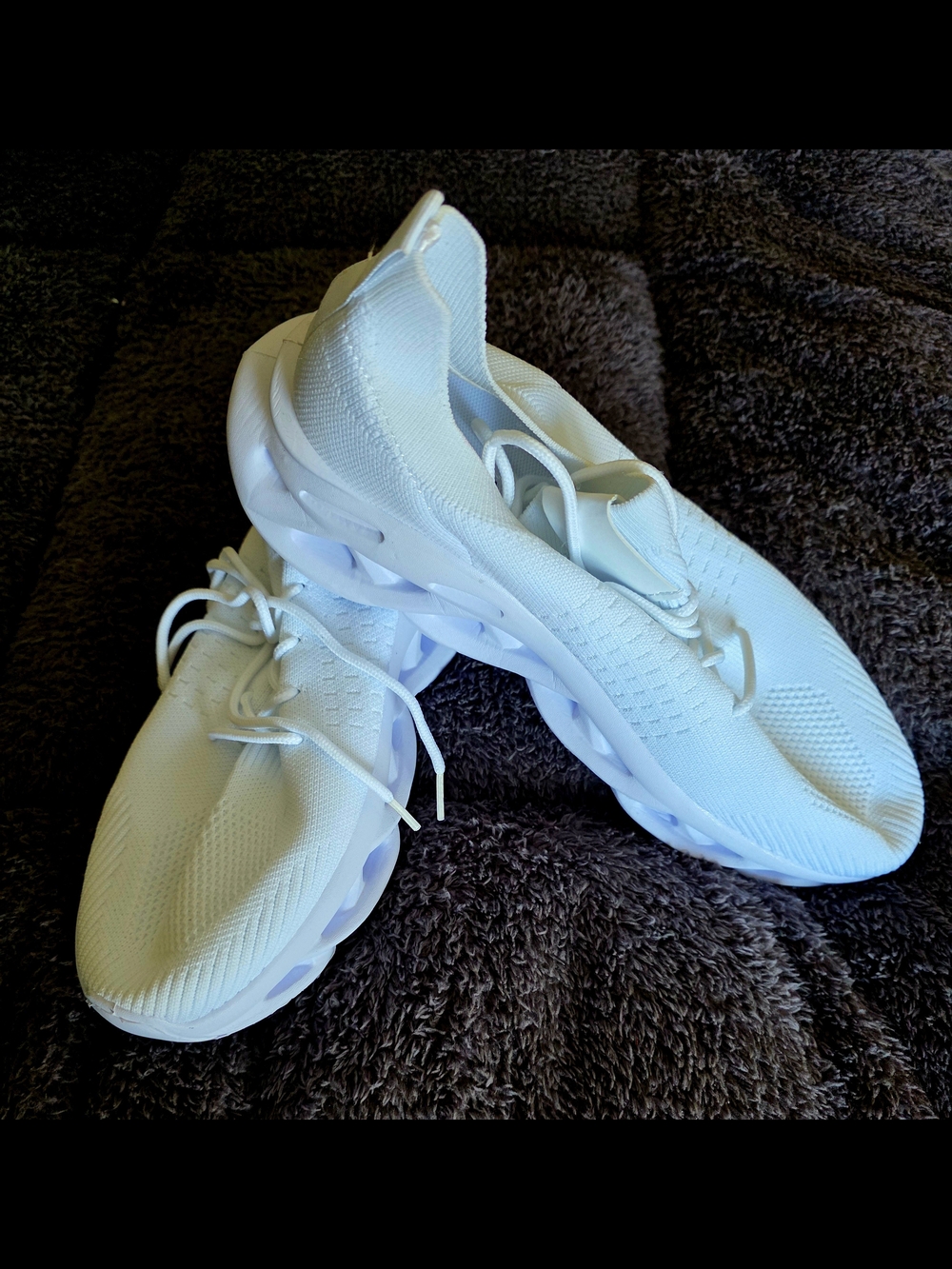 Uubaris Women’s Lightweight White Knit Running Sneakers